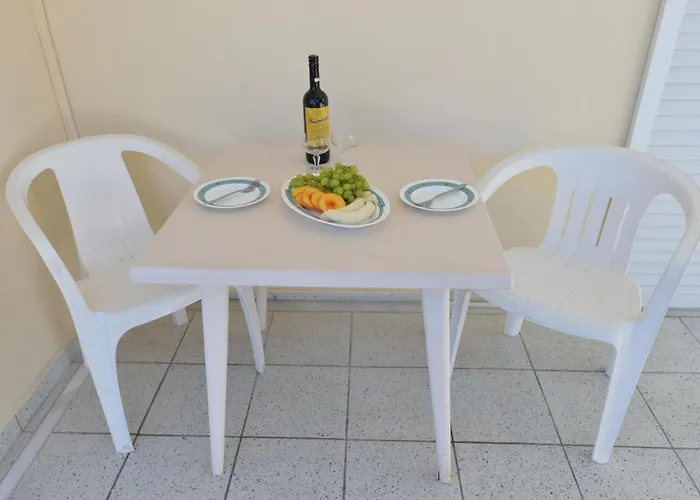 Nina\'S Apt In Ialysos Near The Beach